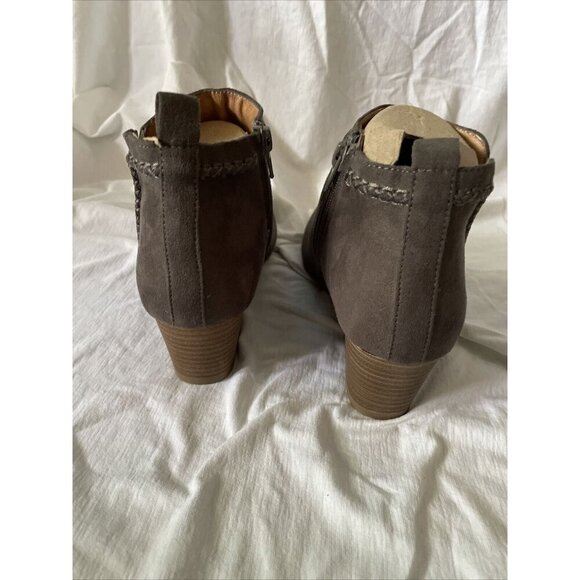 Brown Suede Ankle Booties With Side Zipper & Stacked Heel By AVA & VIV Size 8W - Picture 4 of 9